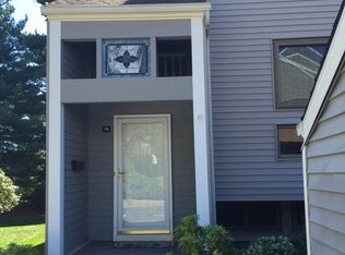 76 Crossroads Ln, Glastonbury, CT 06033