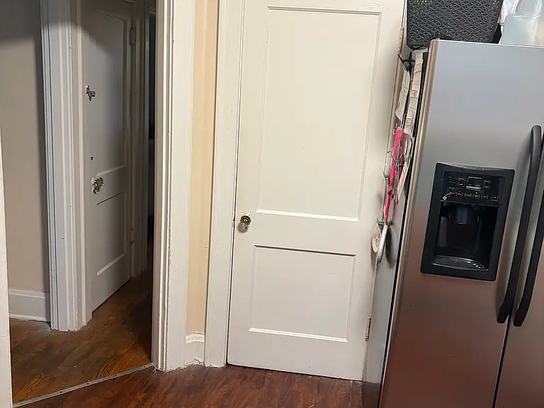 453 Oldham Ave — Photo 5