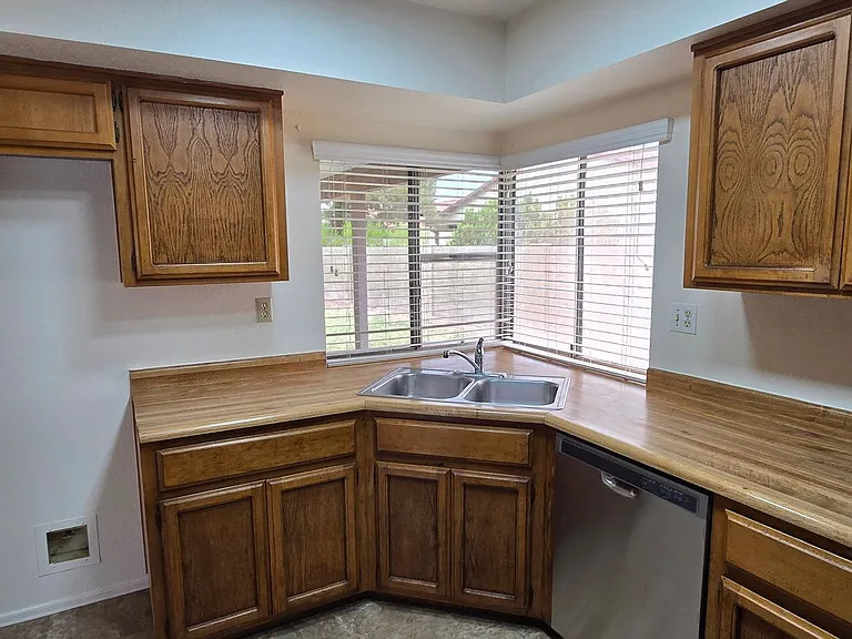 6407 W Brown St — Photo 26