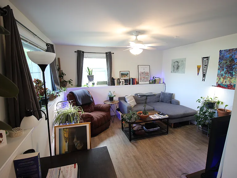 25 Armory Ln #B — Photo 2