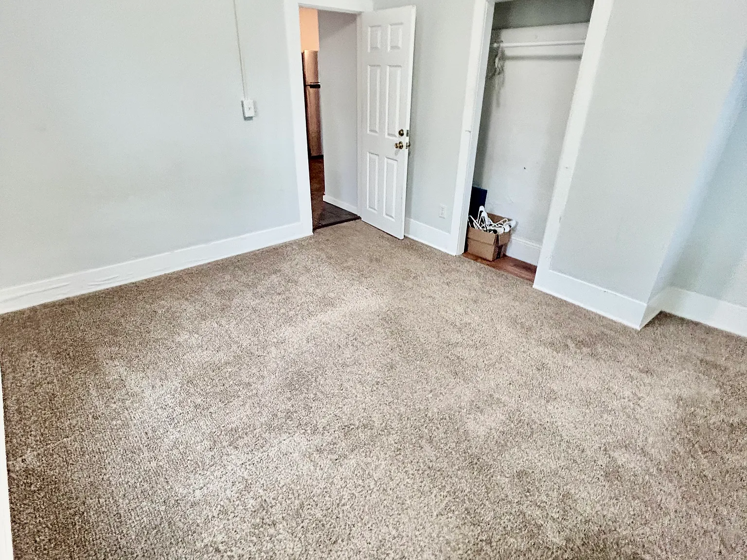 3 bed, $2,000 — Photo 2