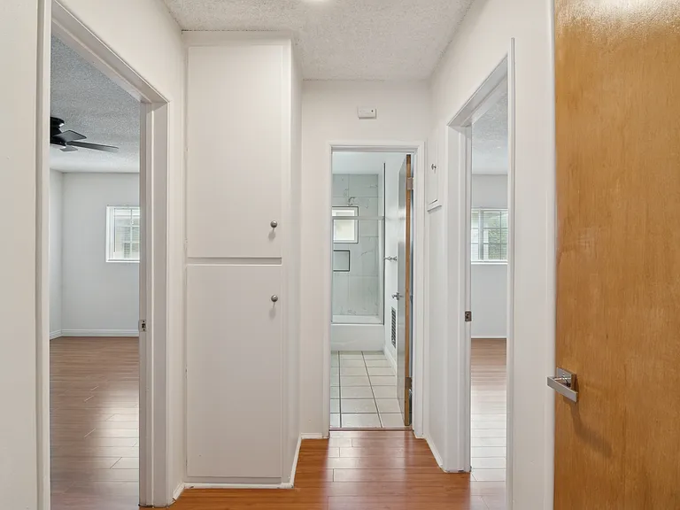 927 N Louise St #4 — Photo 10