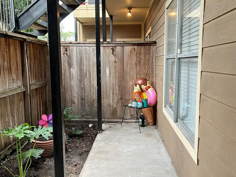 728 Bering Dr #9 — Photo 2