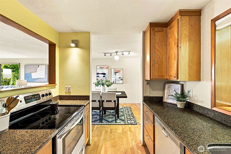 5th image of 10203 47th Avenue SW #B8