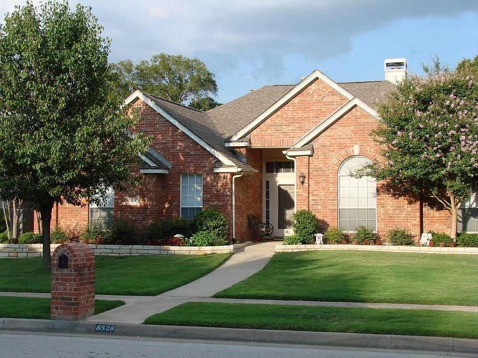 1st image of 8528 Grand View Dr