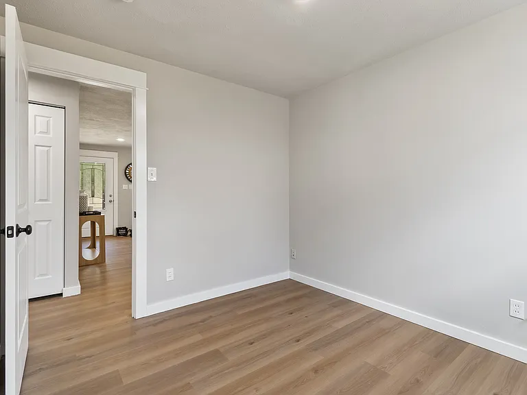 2125 N Highland St — Photo 36