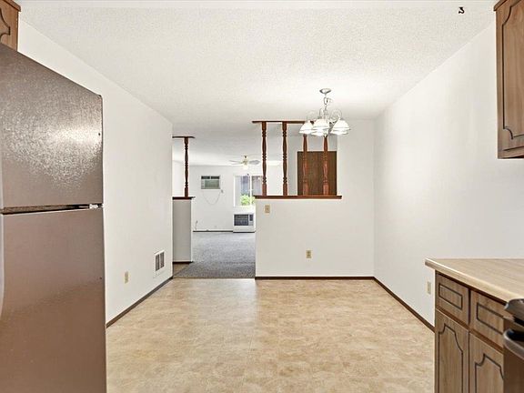 4th image of 704 Turre St