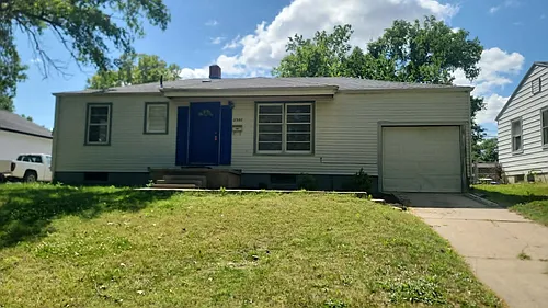 2307 S Broadview St Photo 1