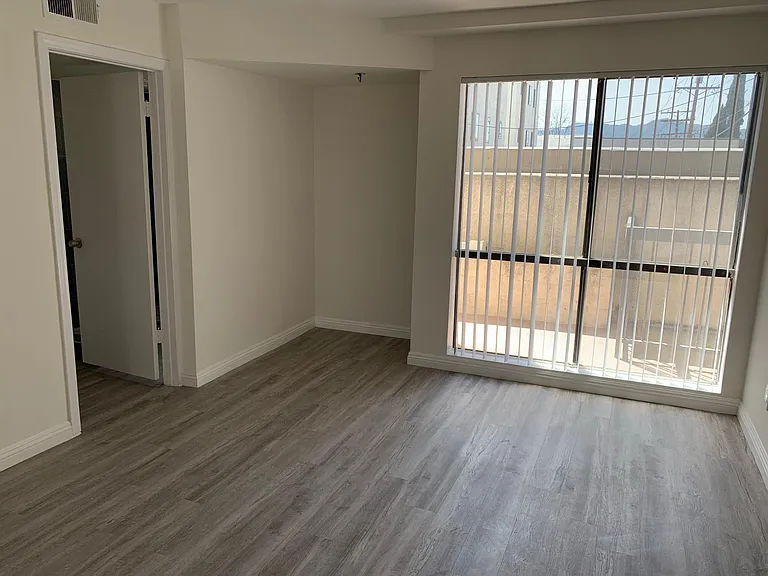 1173 Justin Ave #8 — Photo 3