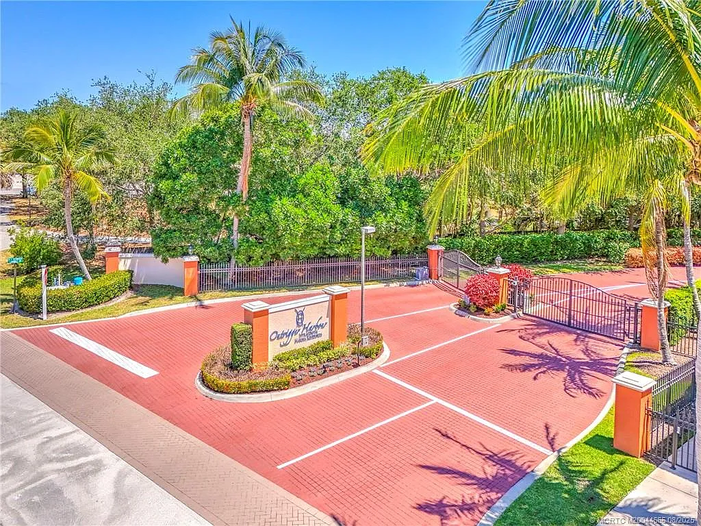 3 bed, 3.5 bath, 3344 sqft, $6,000 — Photo 3