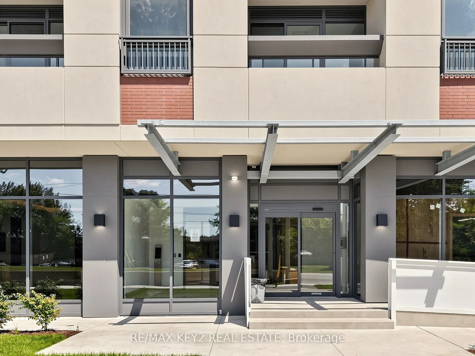 3 bed, $2,749 — Photo 2