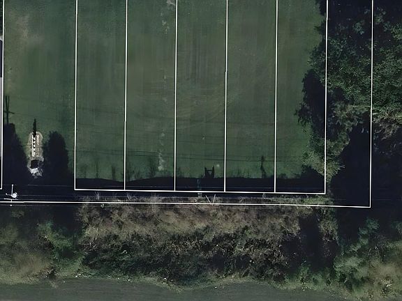 2nd image of Bonnet Cove Ave