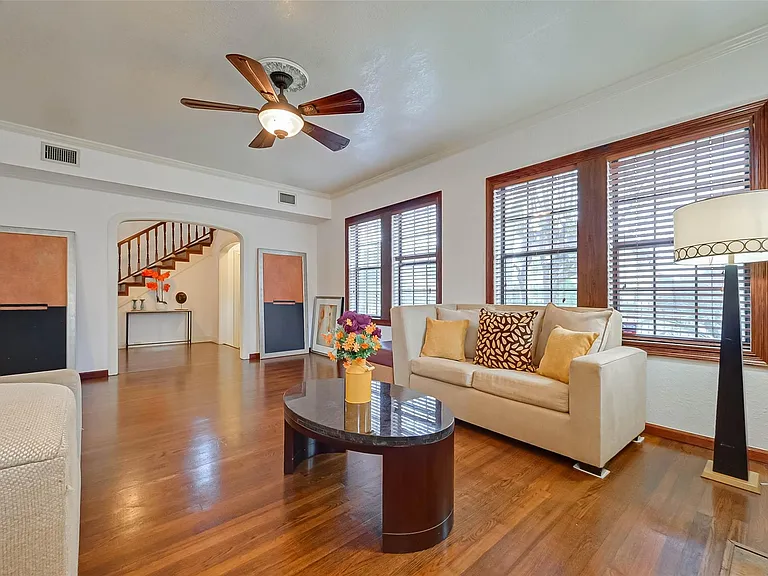 2412 Oakdale St — Photo 12
