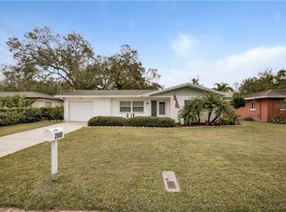 2069 Summit Dr, Dunedin, FL 34698