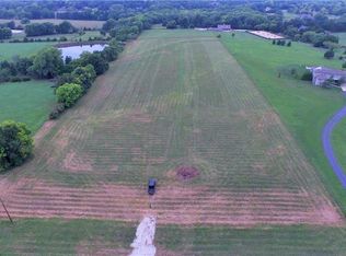 16886 Kenneth Rd, Stilwell, KS 66085