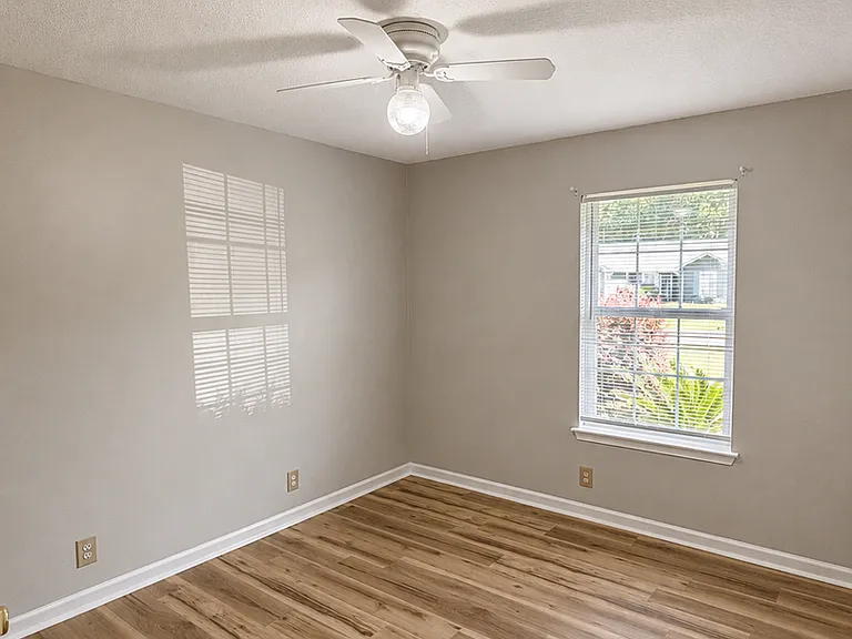 120 Hydrangea Rd — Photo 13