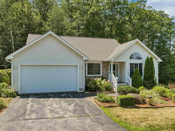 16 Red Oak Drive, Gilford, NH 03249