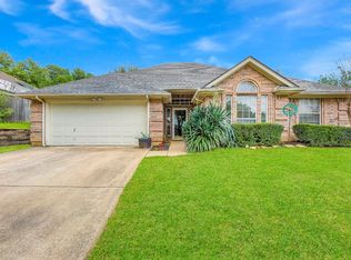6111 Castle Creek Rd, Arlington, TX 76017