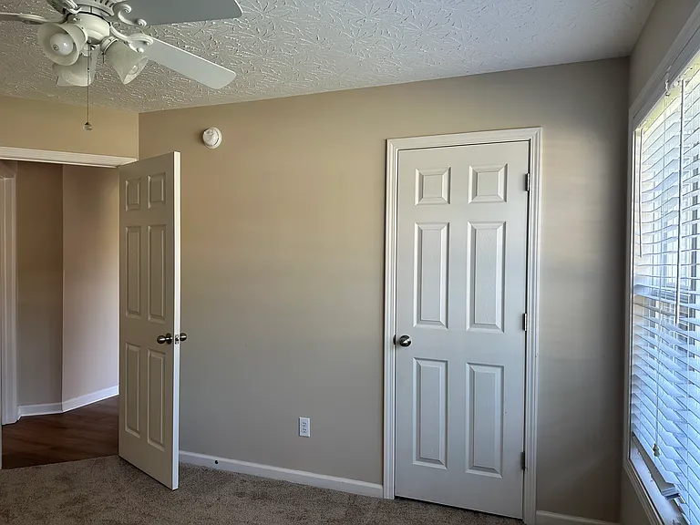 3944 Winthrop Dr — Photo 20