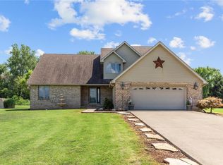 112 Acorn Ln, Hartford, IL 62048