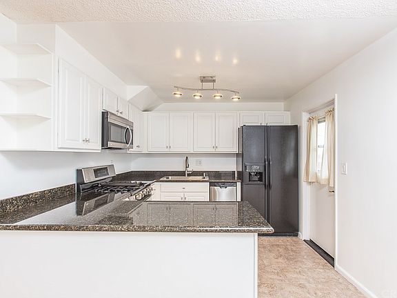 5th image of 20246 Cohasset St Unit 15