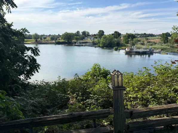 1425 Riverside Dr, Prosser, WA 99350