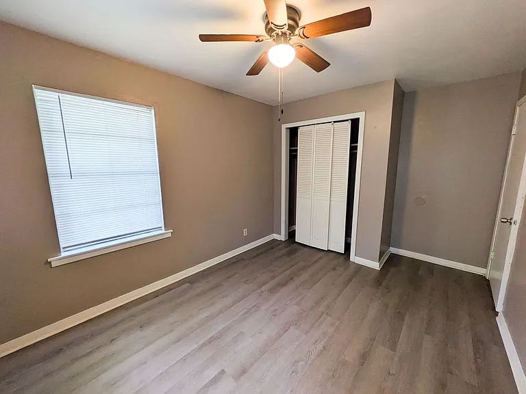 436 Gardenia Ave — Photo 8