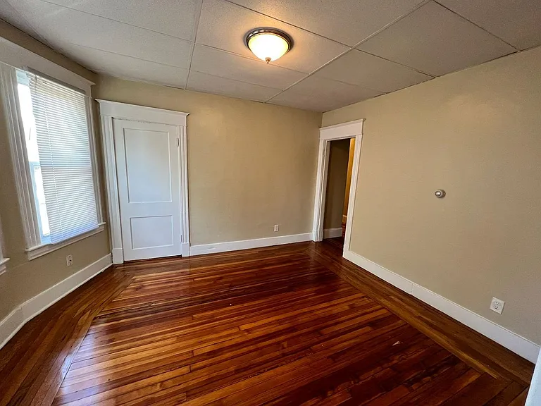 388 Broadway St — Photo 5