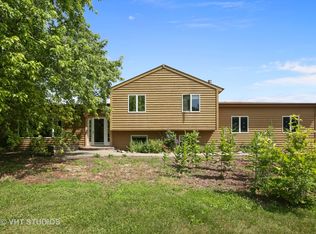 41W110 Powers Rd, Huntley, IL 60142