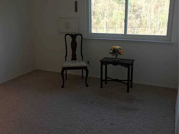 4th image of 133 Feller Dr