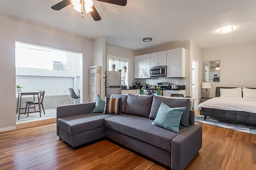4648 Hollywood Blvd #104 Photo 1