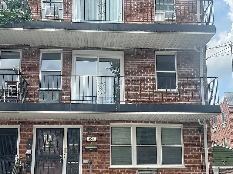 14911 Roosevelt Ave #2 — Photo 1