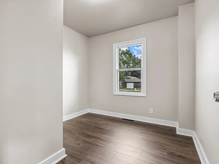 314 Warford St — Photo 11