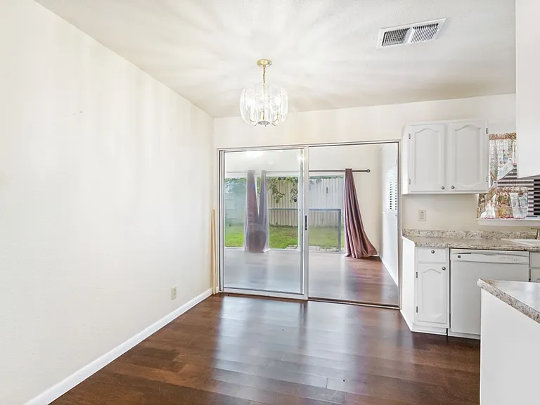 4907 Dare Ln — Photo 7