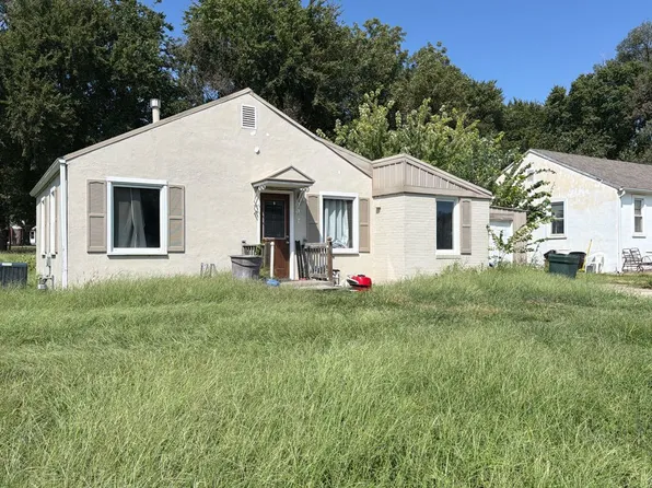 714 W 26th St, Higginsville, MO 64037