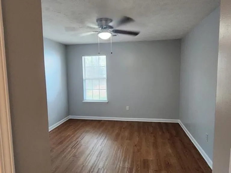 5629 Waterford Ct — Photo 7