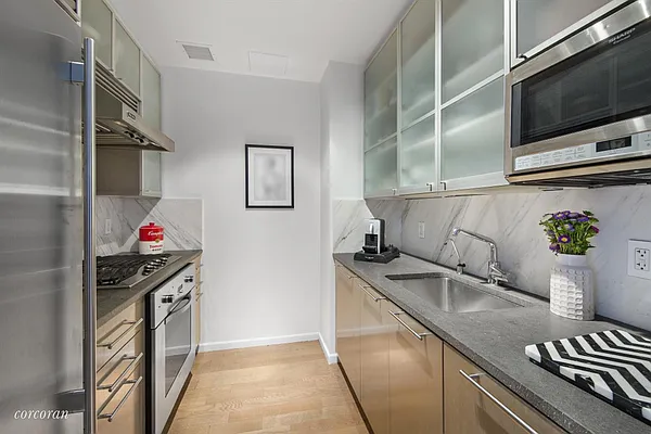 Sold by Corcoran | media 21