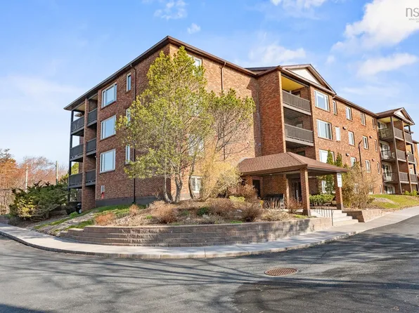 64 Cumberland Dr #402, Halifax, NS B2V 2C7
