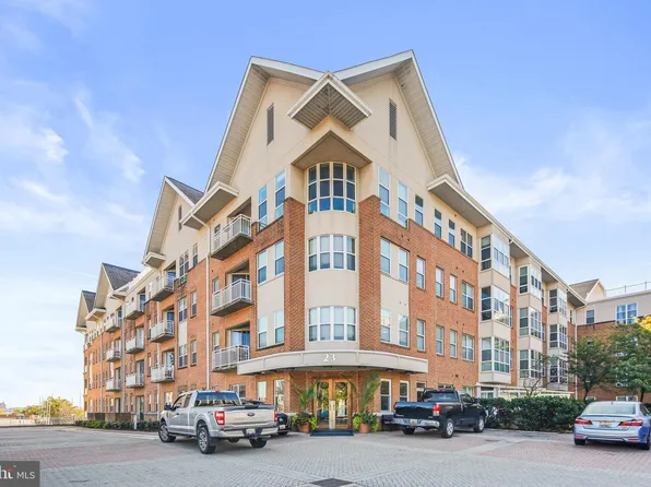 23 Pierside Dr Unit 409, Baltimore, MD 21230