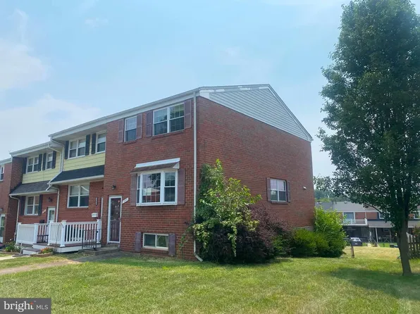 907 Stormont Cir, Baltimore, MD 21227