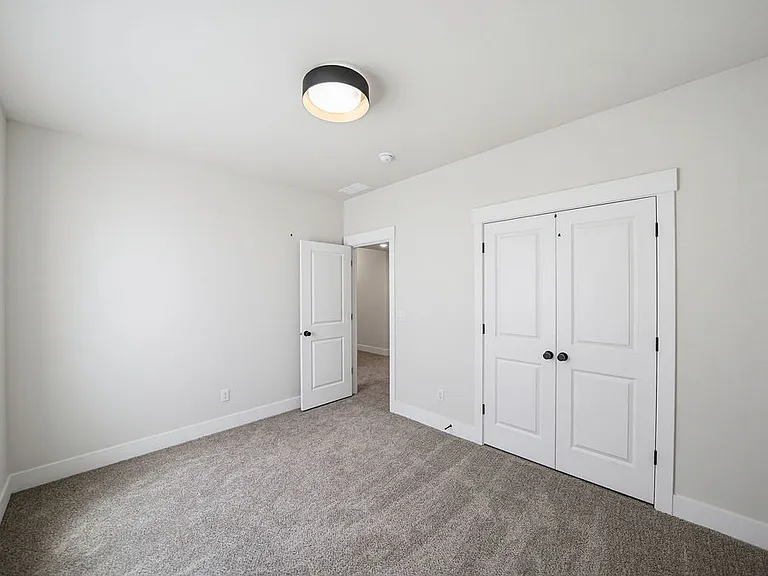 475 E River Ln — Photo 45