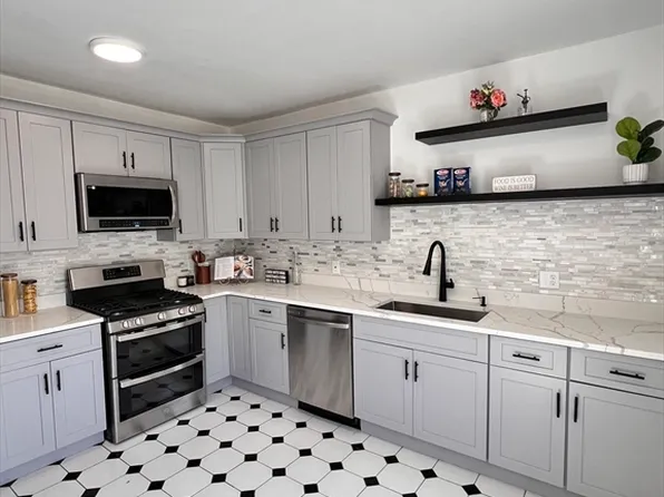 345 Ashmont St #2, Dorchester, MA 02124