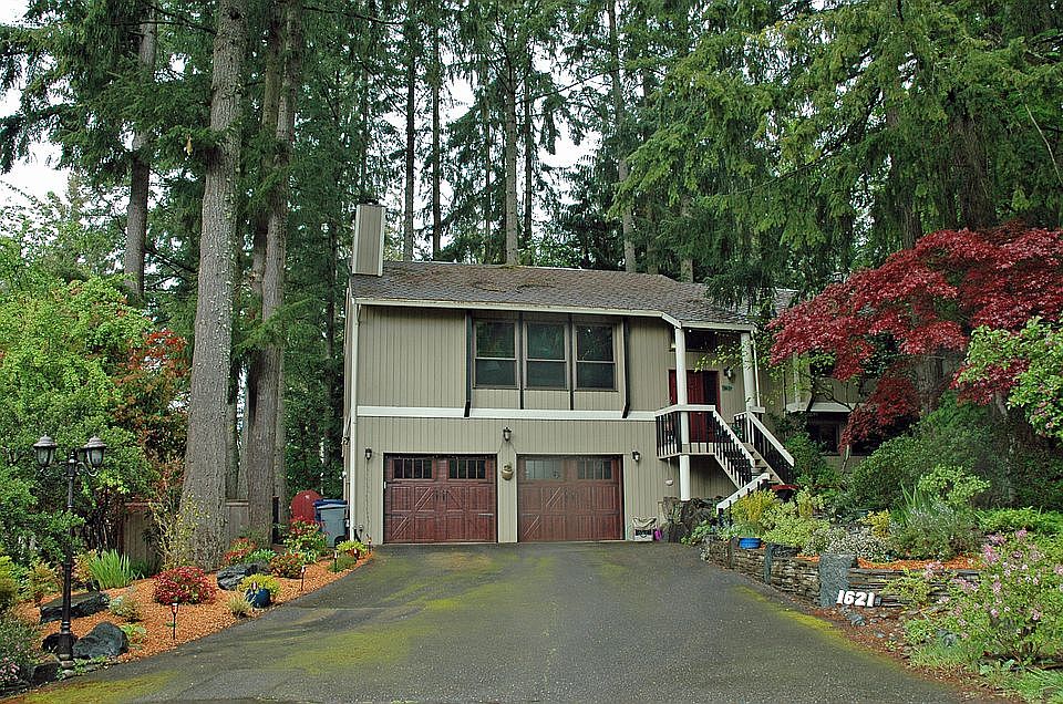 1st image of 1621 217th Pl NE