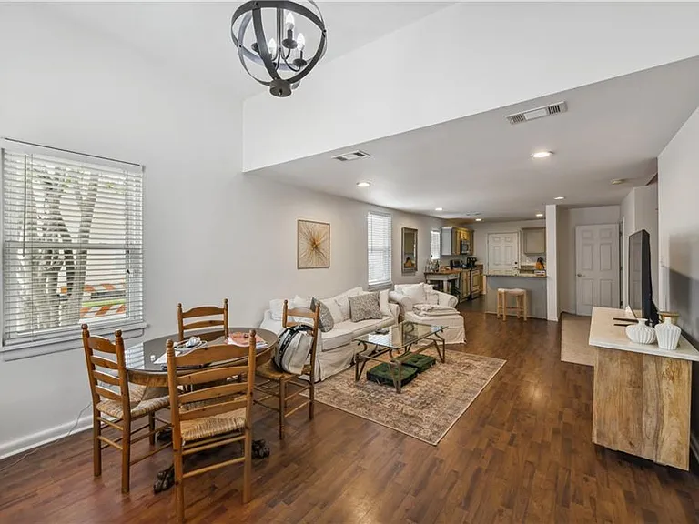 4843 Coliseum St — Photo 2
