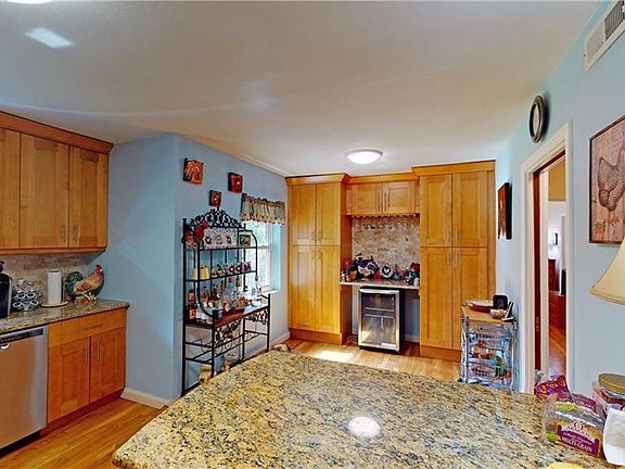 5th image of 2223 Eden Pkwy
