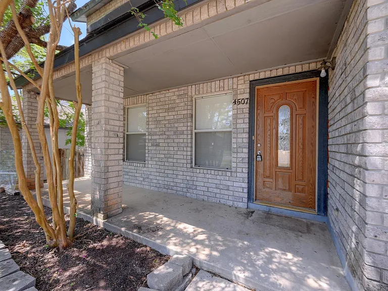 4507 Sherwood Way — Photo 3