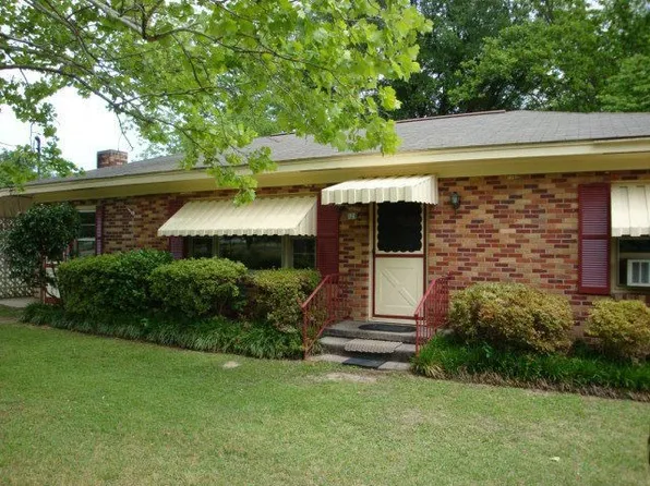 127 Sycamore St, Hamlet, NC 28345