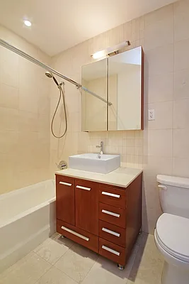 Rented by Corcoran | media 27