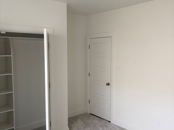 5th image of 2743 W Aurora Ave