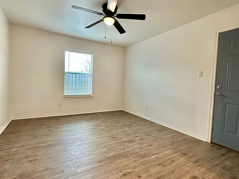1640D Beacon St — Photo 13